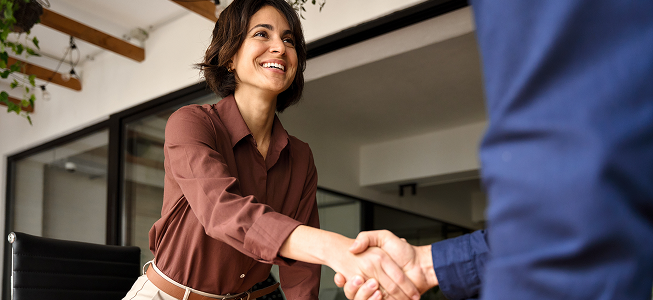 Podanie ręki po akceptacji